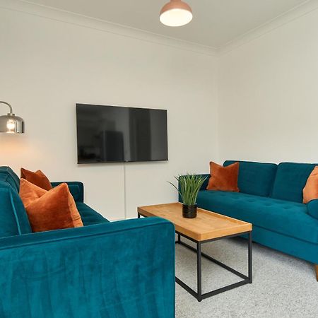 Beautiful 3 Bed Apartment In Bonchurch - Nr Ventnor - Large Outside Terrace & Parking - Dog Friendly - The Perfect Choice For Couples, Friends, Families - 5 Mins To Beach Eksteriør bilde