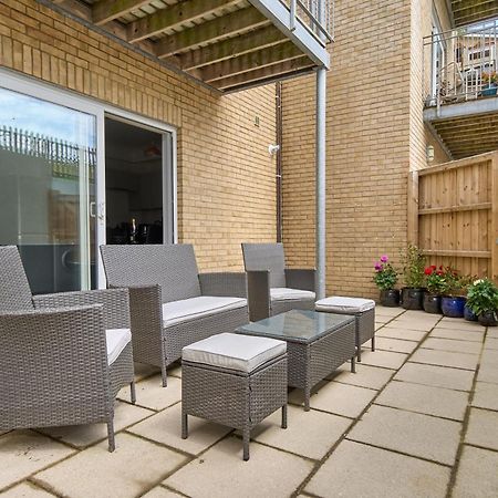 Beautiful 3 Bed Apartment In Bonchurch - Nr Ventnor - Large Outside Terrace & Parking - Dog Friendly - The Perfect Choice For Couples, Friends, Families - 5 Mins To Beach Eksteriør bilde