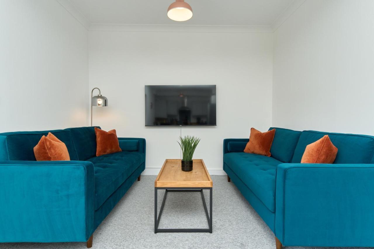 Beautiful 3 Bed Apartment In Bonchurch - Nr Ventnor - Large Outside Terrace & Parking - Dog Friendly - The Perfect Choice For Couples, Friends, Families - 5 Mins To Beach Eksteriør bilde